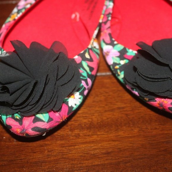Rampage floral multicolor fabric sling back black flats rubber sole size 7.5…EUC - Picture 3 of 5
